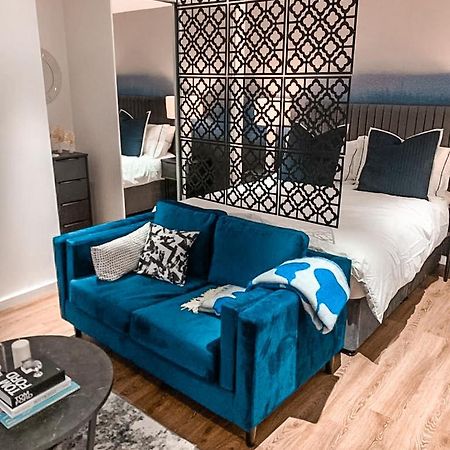 لندن Luxury Apartment - 1 Min From Station المظهر الخارجي الصورة